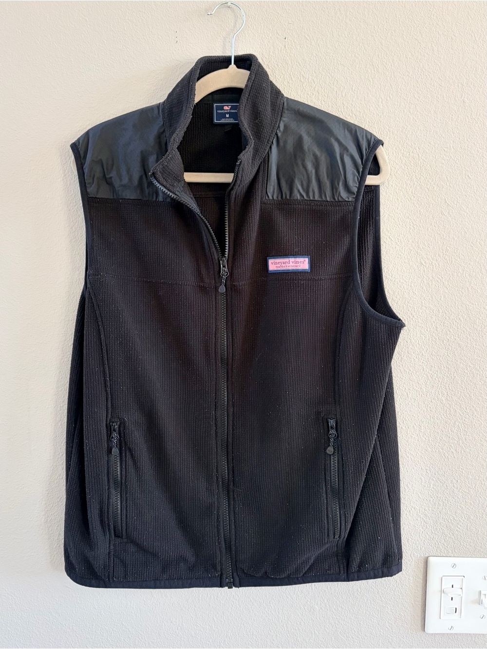 Vineyard Vines Black Men's Quilted-Shoulder Fleece Vest Medium